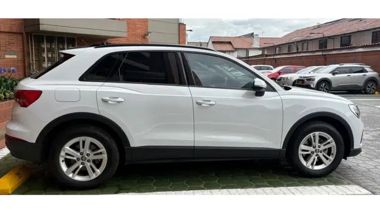 audi-Q3 -attraction-01