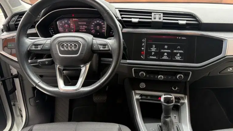 audi-Q3 -attraction-05